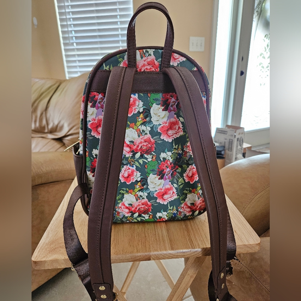 Loungefly Robin Hood mini backpack - Picture 2 of 4